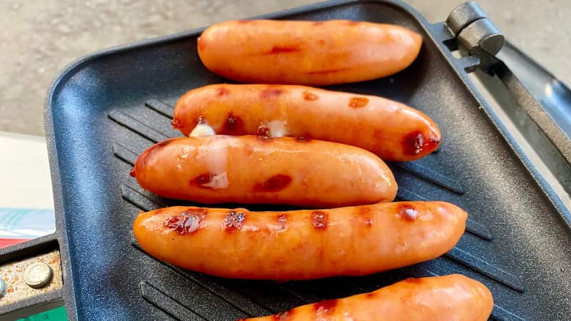 ホットサンドメーカーで焼くチーズウインナー