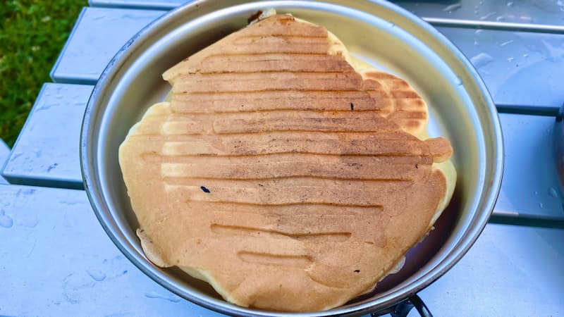 ホットサンドメーカーで作るホットケーキ