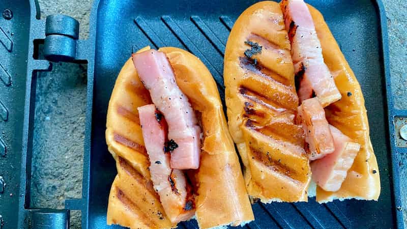 ホットサンドメーカーで作るホットドック