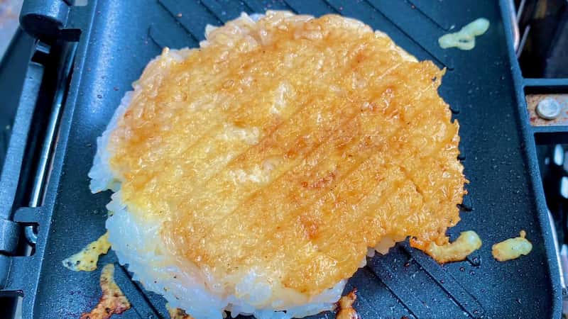 ホットサンドメーカーで作る焼きおにぎり