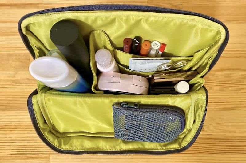 ハコビズに収まった化粧品